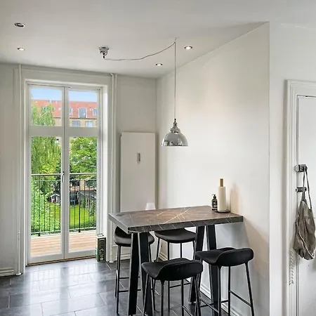 Modern 142 Sqm In アパート