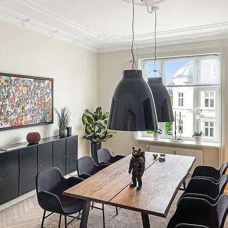 アパート Modern 142 Sqm In