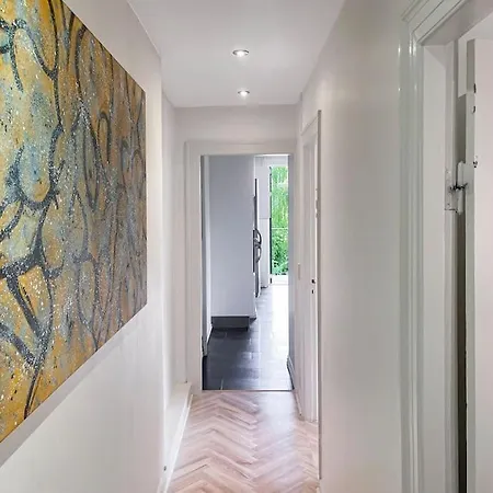 アパート Modern 142 Sqm In