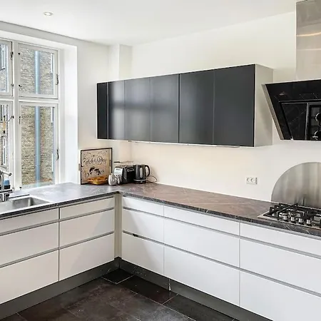 Modern 142 Sqm In アパート