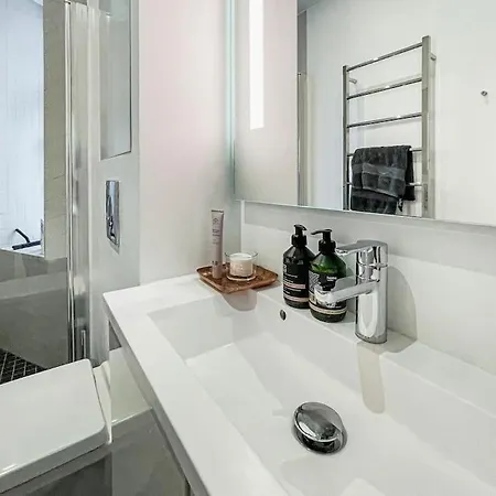 Modern 142 Sqm In